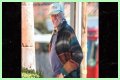 Gary Busey Pulls Pants Down, Exposes Penis to Urinate in Public